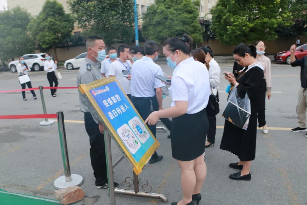 最新校医务室医师招聘，探索特色医疗小店的旅程